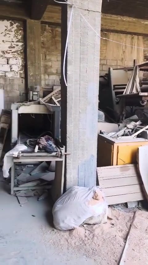 السلام عليكم عندي مكائن لبيع بويلر وماكنة لافوفه حلويات وماكنة عصير قدح وخط توفي دائريه ومكسر علك ومجانس حليب وطاحونة سكر وقدر لطبخ التوفي عدد 3 وماكنت شرنك ***********  علما ان الموقع للايجار في منطقة عويريج مساحه 1575 متر

