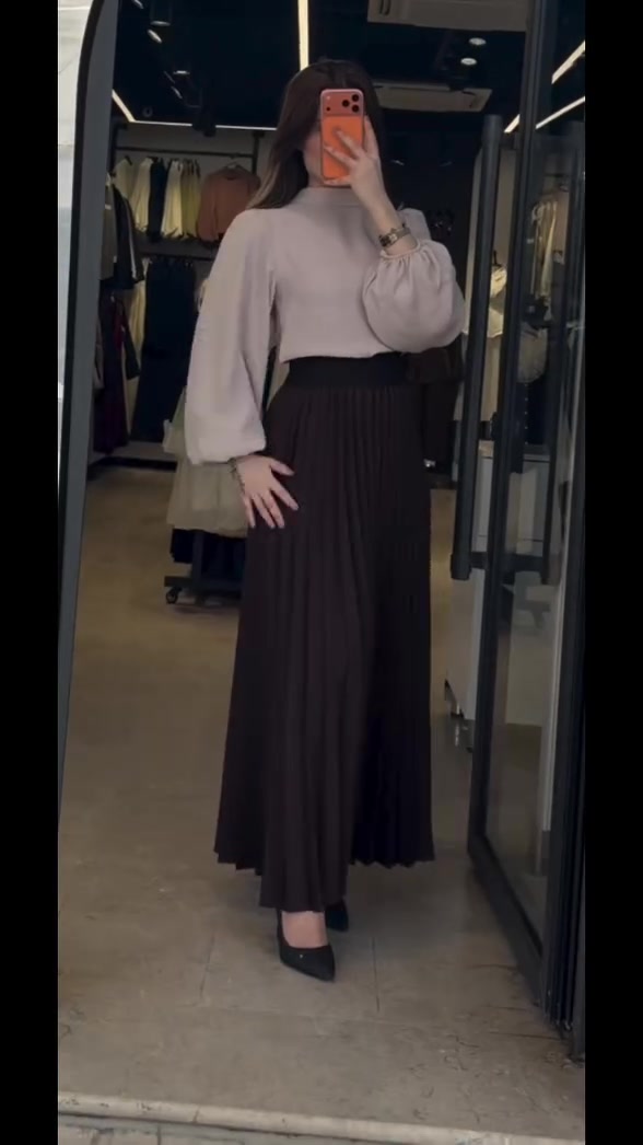 تنوره كبس ❤️‍🔥🔥
متوفر بالوان وقياسات 
ياالله 
جديد اليوم 
لعشاق الاناقة والتميز
