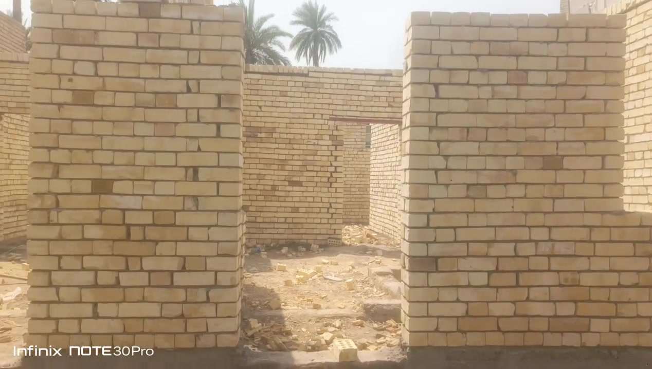 خلفه بناء حاليان متفرق ***********
