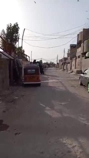 سلام عليكم بيت للبيع مساحه 100 متر وماقبل البيت قطعه هم 100 متر ويا البيت تصير بيت وتصير حديقه العنوان حي طارق القديم مقابل البانزين خانه اول شارع رقم الهاتف ***********  السعر   65 بي مجال
