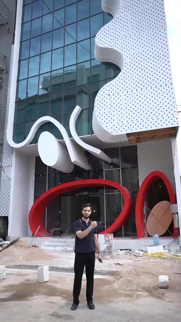 ✨ بناية تجارية للإيجار بالكامل أو بالأنشطة (طوابق منفصلة) ✨
📍 الموقع: الداودي - الشارع العام (سايدين)

🏢 مواصفات البناء:

• عدد الطوابق: 5 طوابق

• المساحة: 320 متر مربع لكل طابق

• الخدمات: مجموعتين خدمات لكل طابق

• الأمان والسلامة: منظومة إطفاء حريق متكاملة

• التنقل: مصعد يعمل على مدار 24 ساعة ⏱️

💡 الخيارات: متاحة للإيجار بالكامل أو كل طابق بشكل منفصل.

📞 للاستفسار والتواصل:***********
