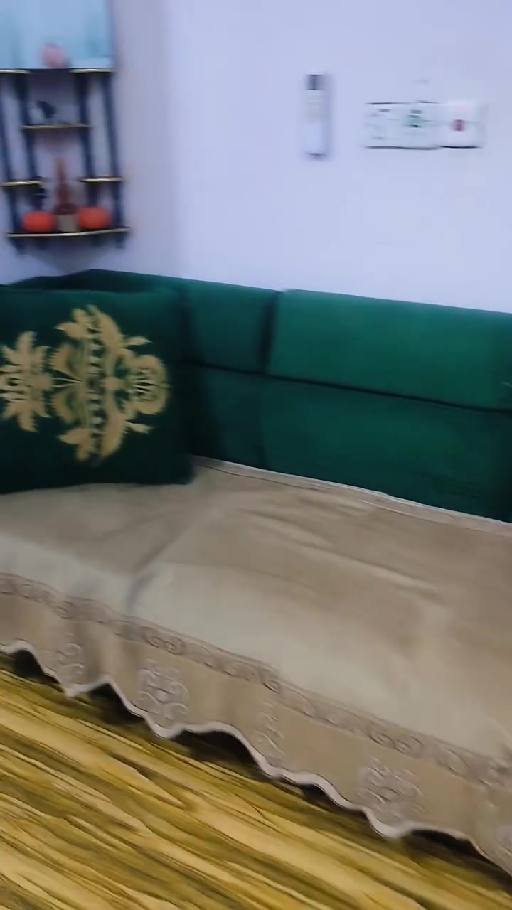 السلام عليكم
عندي قنفات للبيع #السعر 350 
قياس 7٫5 ×4 
واتساب ***********
البصرة القرنة الشرش (الدروس)
