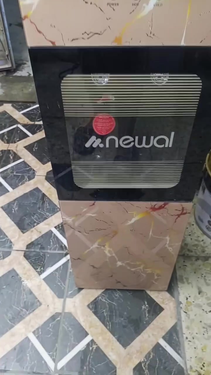 بسبب الوعود  الكاذبه
لاخياس ولا اي شي 

براد ماء شغال المي مالته ثلج 

مشحون غاز فقط  

سعره 50🤑

متواجد هنا واتساب ***********
