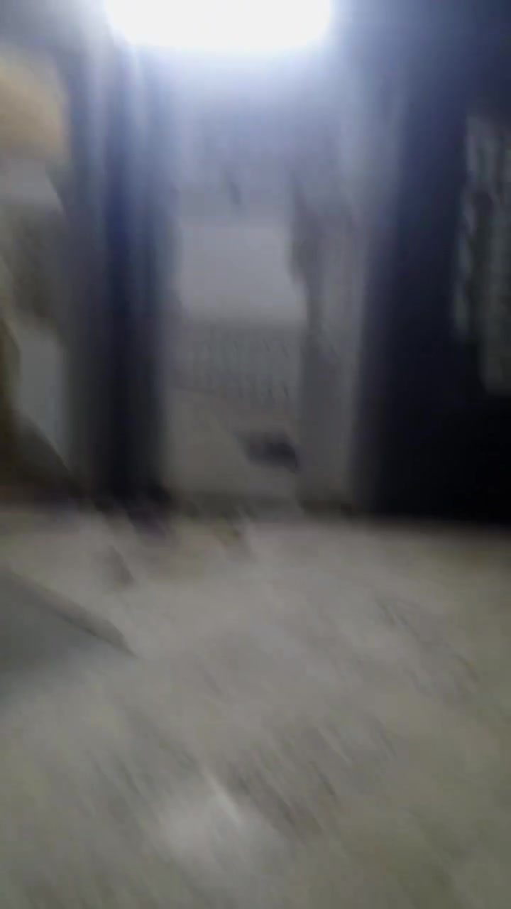 سلام عليكم يعلن مكتب الحمداني عن وجود دار سكني للبيع في حي كمال مقابل حي البكر مساحه الدار ٢٠٥ متر عدد الغرف ٢ صحيات وستقبال ومطبخ وطارمه وصحيات خارجيه السعر ٤٥ مليون وبي مجال للتواصل والاستفسار مراجعه مكتب الحمداني مفرك السده او الاتصال علئ الارقام ***********
