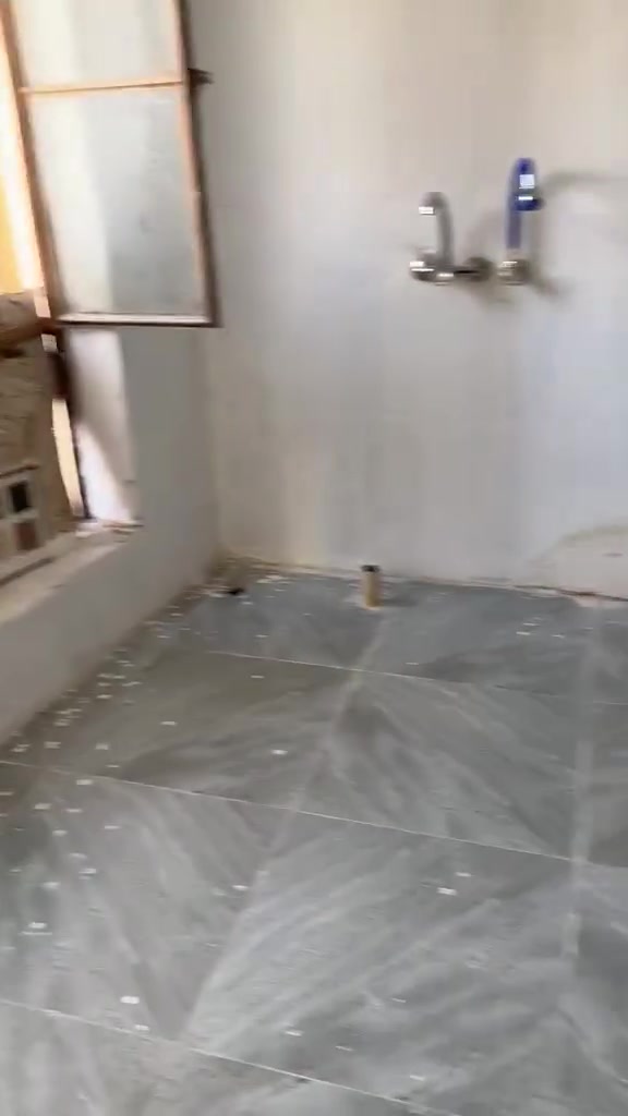 مساء الخير جميعا يوجد بيت للايجار في حي الموظفين خلف مدرسة جمانه للإستفسار اتصل على الرقم@ ***********@
