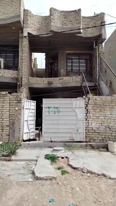 🏡 عقار للبيع
📐 المساحة: 120 متر مربع
📏 الواجهة: 5متر  النزال 24
مساحة مناسبة للسكن أو الاستثمار
الموقع: ___الدورة  قرب كلية الهادي _______
***********
السعر: 160______

