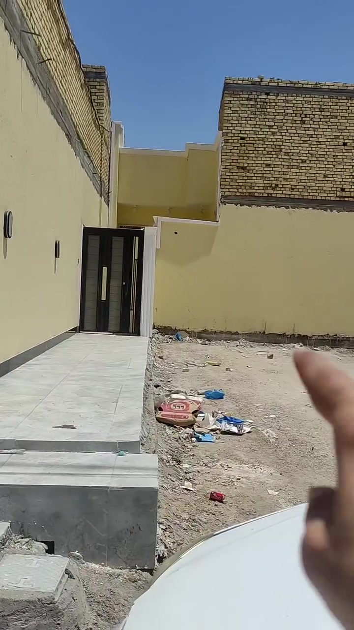 السلام عليكم بيت خلفي مساحه 100
العدد 2 بناء جديد تستلم مفتاح سعر البيت الواحد 60 
العنوان الناصريه الاسكان الصناعي حي المهندسين 
نستقبل عروض الاسكان الصناعي فقط 
للتواصل واتساب ***********
