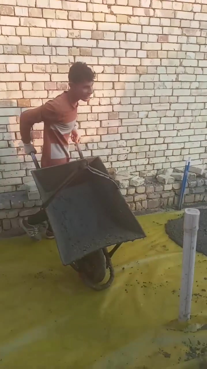 تنظيف سطوح • تزفيت • صب خرسانة