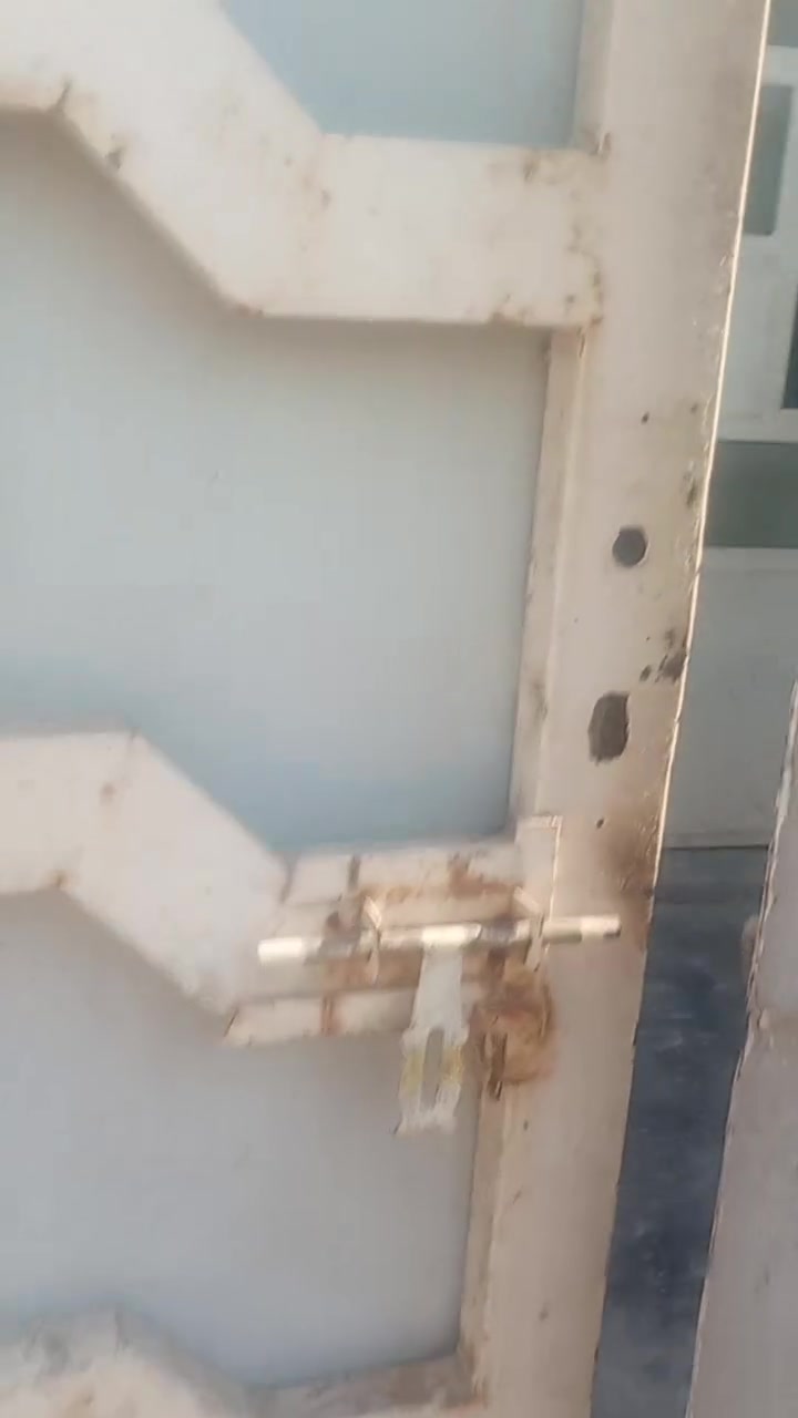 بيت للبيع أو الإيجار في الغزالية
تجاوز لمشحر ، كامل الخدمات وبسعر مناسب ***********
