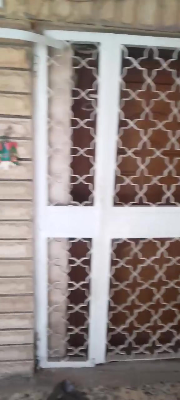 السلام عليكم مشتمل لليجار يصلح سكن او مخزن يحتوي الطابق الأول استقبال مطبخ خدمات ٢نوم ترك خلفي الموقع الشهداء شارع العام الرئيسي اللاستفسار اتصل *********** هذا الرقم بس وتساب اريد موضف وعائله زغيره
