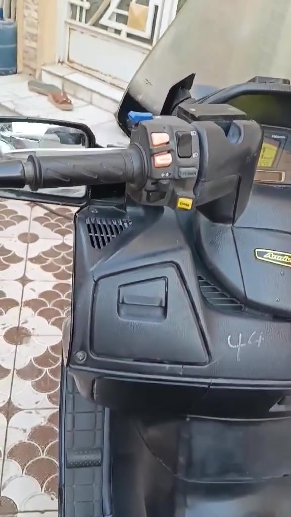 سكاي مكينه650 نضافه 90‎%‎ نص فول كله شغال دراجه خير من الله
***********
