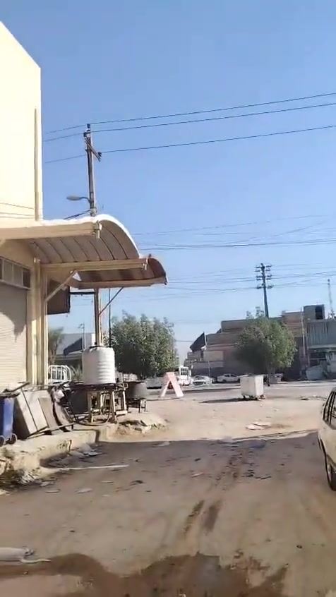 بسم الله الرحمن الرحيم 

سلام عليكم 
يوجد شقة جديدة غير مسكونة للاجار 
تحتوي على 
غرفتين نوم قياس الغرفة 3*6
ومطبخ جدرانه بورسلين 
ومدخل كبير وصاله 
ودورة مياه صحية 
بلكونة وسطح 
علما الأبواب صاج درجة أولى 
مأطور ماء وخزان ماء 
موقعها :النجف الأشرف شارع الحولي التجاري 
للاستفسار صاحب العقار 
ابو علي :***********
علما لانتواجد على الفيس
