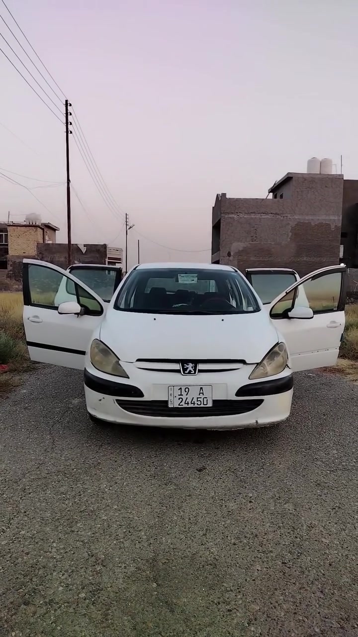 بيجو فرنسي موديل 2005 307 سياره مشروع وطني كربلاء باسمي تبريد شغال تحتاج تخم تاير صدر خلفي تفاصيل ذاكرها بالفيديو الغرفه محتاج لها بس شو اسمه وكشنات تحتاج لها تغليف ب ١٠الف تحتاج سيد بريك انقطع عندي القمشي مال السيد بريك تحتاج صبغ سعر 45 وبمجال للشرايي***********بي واتساب
