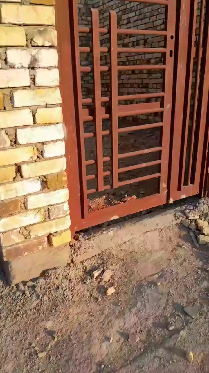 هيلك للبيت  🏠 مامسقف مساحته 100متر ✅

طابو زراعي سند  25 واجهيه  5نزال 20✅

وياه 8 الف طابوكه ✅
 
يحتوي على غرفه نوم وكنيدور واستقبال ومطبخ وصحيات ✅

الموقع  🌏شارع  100خلف معمل الكارتون قريب عالشارع العام 

الاستفسار الإتصال بالرقم  ‎***********متوفر واتساب ✅
