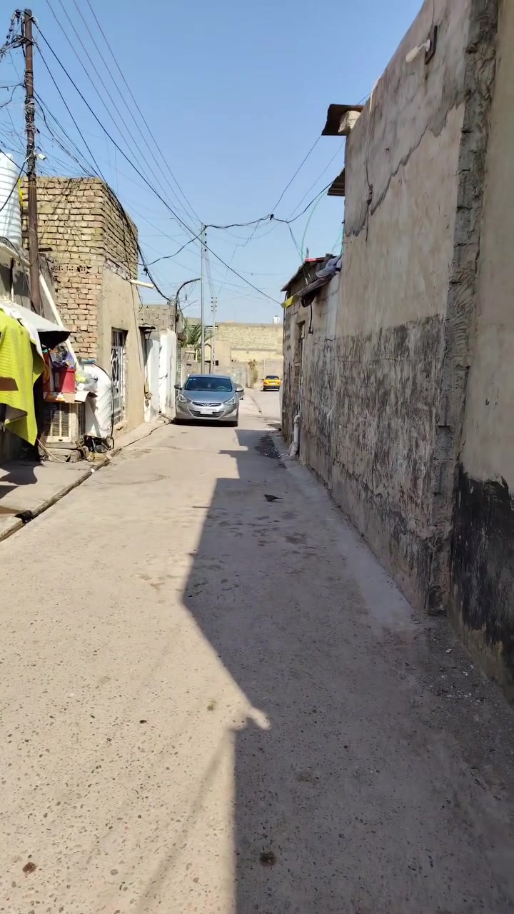 السلام عليكم دار سكن للبيع في المعامل سوق العقيلي قرب أسواق الغزي المساحة ٣٠٠ متر يحتوي على ٤ غرف نوم + استقبال + صالة + مطبخ + صحيات داخلية وخارجية + حديقة كبيرة
للإتصال والإستفسار الرقم ***********
