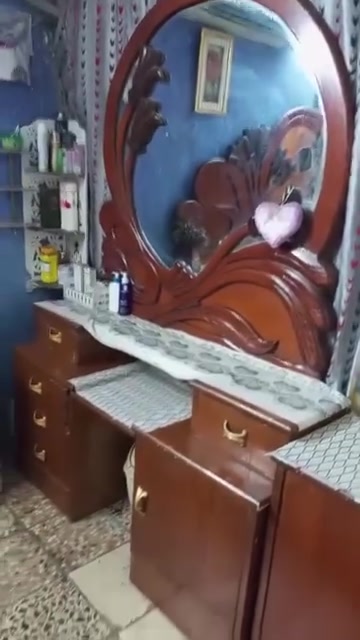 غرفه اخشاب راقيه
سعر 400 وبيه مجال 
أي ستفسار خاص 
***********
