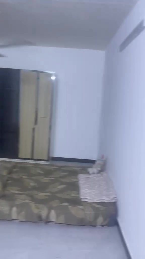 السلام عليكم
بيت للايجار 100 متر 
مكانه كفائات لسيديه يجاره ب600
***********
