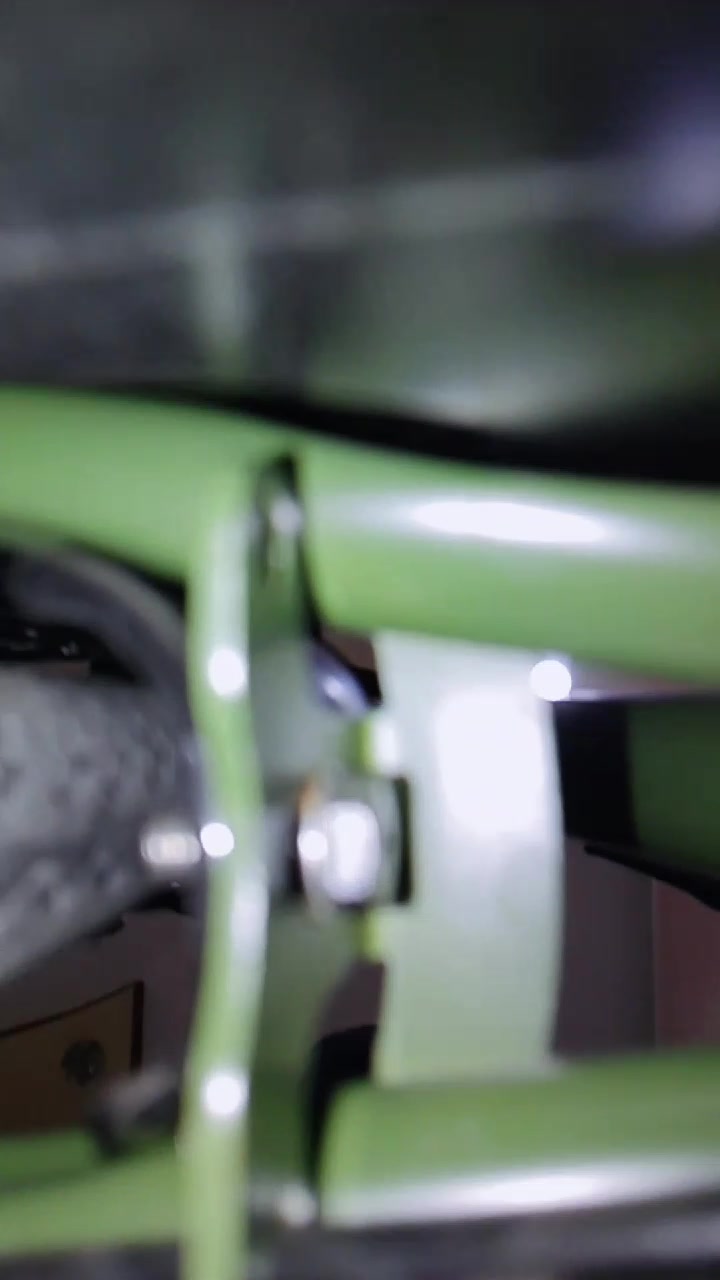 السلام عليكم باسكل بناتي ياباني شرط مكفول باسكل جديد أمانة اللة حجم 26
حبيبي شنو الموديل/النوع الدقيق للباسكل غير إنه بناتي ياباني؟ وإذا بيها ماركة مكتوبة، شنو اسمها؟: 
موديل 23 وياباني ومكفول .
وين موقعك بالضبط بالعراق؟ وأكو إمكانية تجربة وفحص قبل الشراء؟: 
بغداد مشتل
بما إنك كاتب شرط مكفول وجديد، شكد استخدامها فعلياً؟ وهل بيها أي ملاحظة أو قطعة متبدلة؟: 
باسكل جديد ومكفول
السعر يشمل الرف الخلفي والملحقات الظاهرة بالصورة لو الباسكل بس؟: 
نعم
كوثيقة/فاتورة أو ضمان مع الباسكل لو لا؟ وإذا تريد، هل تقبل تفاوض بسيط بالسعر؟: 
وبي مجال تجي وتدلل