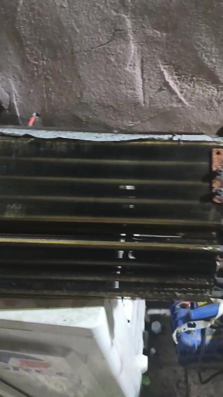 واحد طن للبيع غازه شركه مقفول ومغسول وجاهز مع ظمان قفل ب 200 الي مايعجبه اعبر المنشور شرط بدون تصليح ***********
