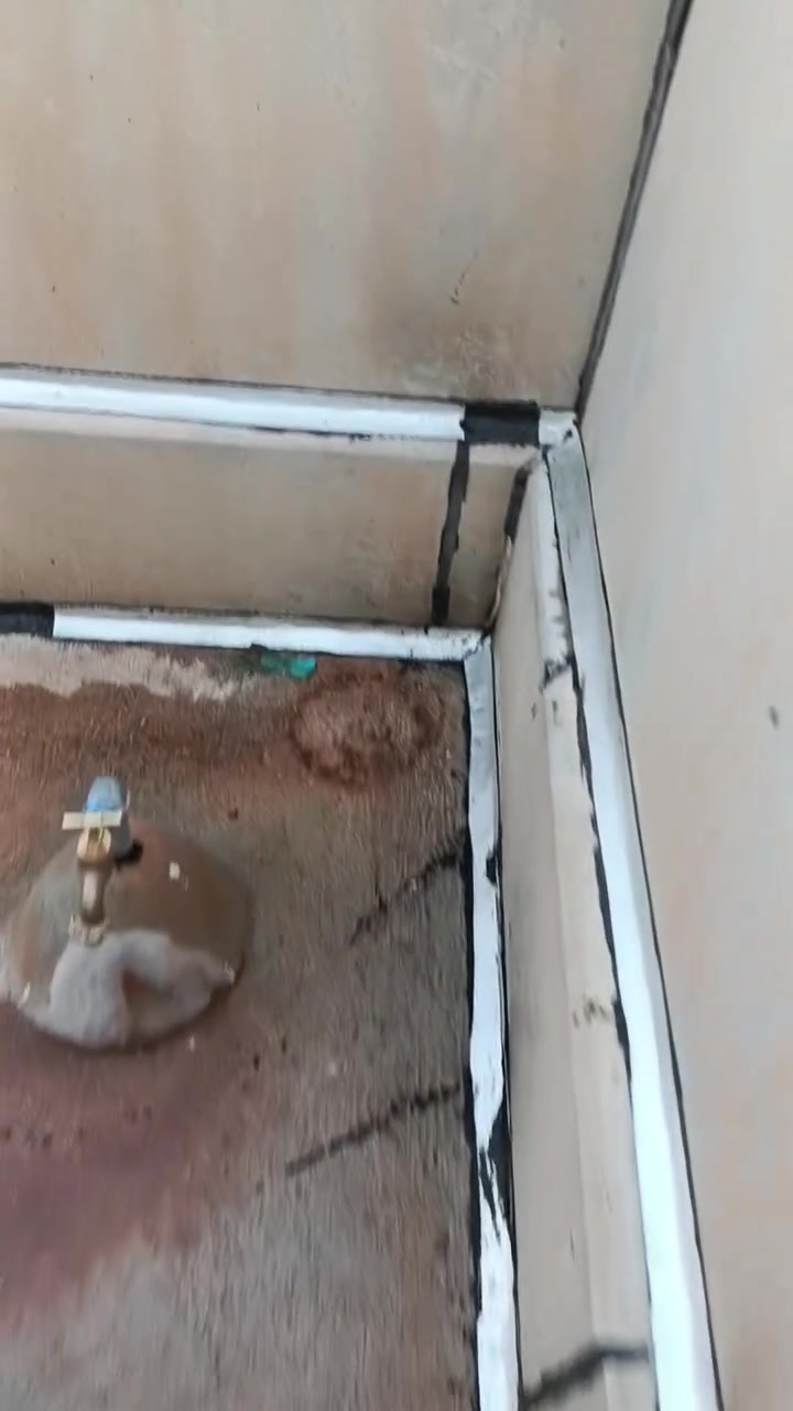 مستعدون لعمل السطوح قير و فلانكوت و ايزوكام و ماستك
***********
