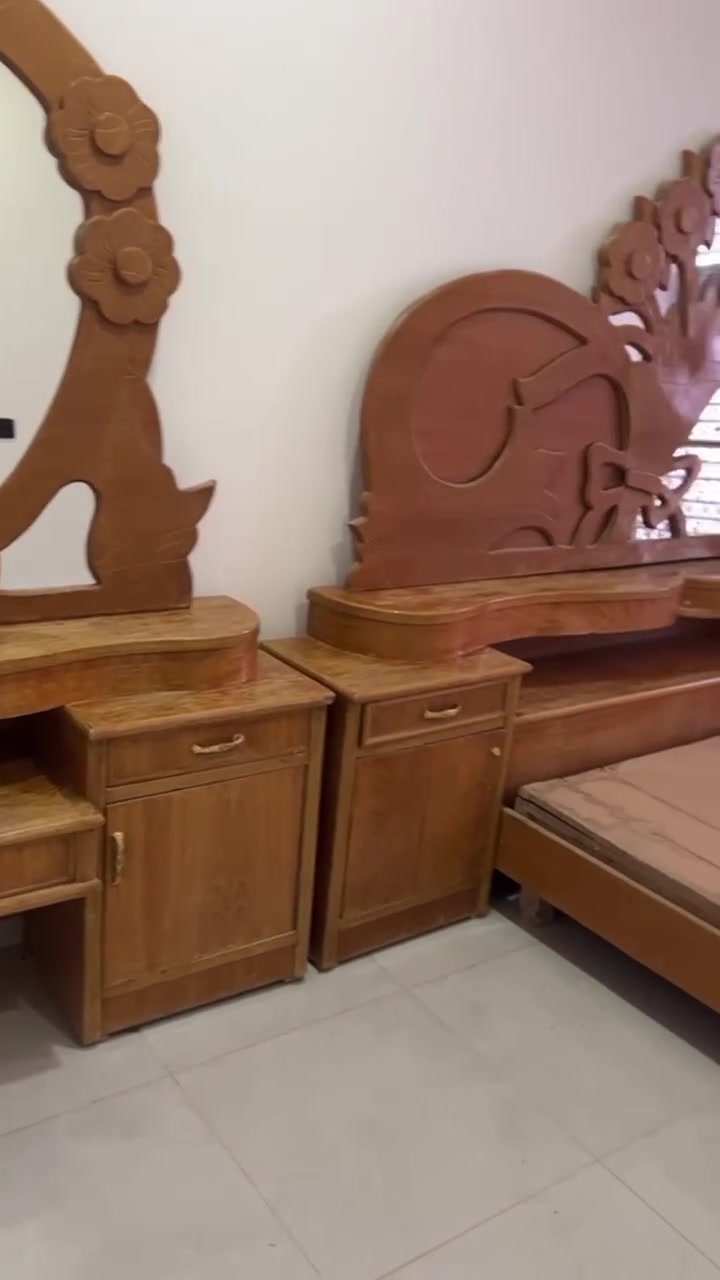 ملحقات غرفه تسگام عراقي بدون كنتور 
ڪربلاء
 ٢٥٠ وبيها مجال قليل
***********
