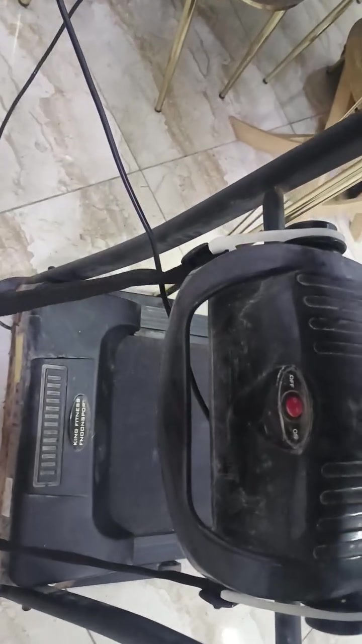 السلام عليكم 
جهاز جري للبيع مع جهاز تدليك للظهر جهاز متكامل نظيف وشغال مثل ما موضح بالفيديو السعر 125 الف للاستفسار على الرقم *********** مكان بغداد
