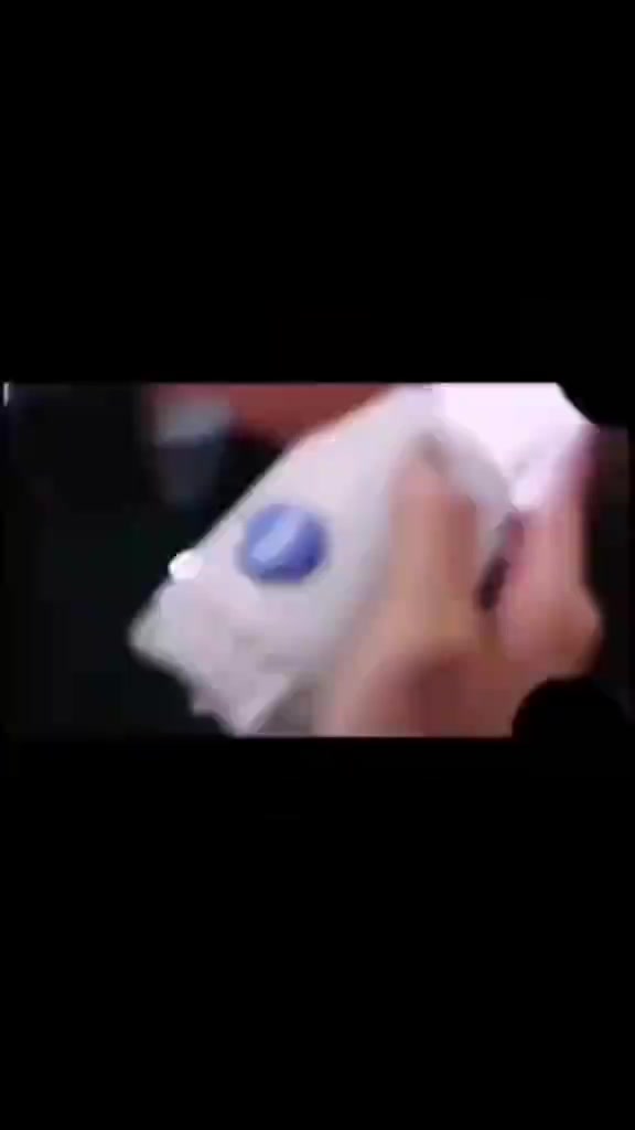 القمل متعبچ ومتعب أطفالچ؟ خلصي منه بسهولة! 😩
لا بعدچ محتارة شتسوين! 😍
جهاز إزالة القمل يساعدچ تلتقطين القمل والصئبان من الشعر بطريقة عملية وسهلة، وبدون وجع سحب الشعر مثل بعض الأمشاط العادية ✨
💙 شنو يميّزه؟
✔️ سهل الاستخدام بالبيت
✔️ أسنان دقيقة تمشط الشعر وتساعد على إزالة القمل والصئبان
✔️ بدون مواد كيميائية
✔️ مناسب للعناية بشعر الأطفال والكبار
✔️ سهل التنظيف والاستخدام
👩‍👧 خصوصاً للأمهات… خلي هالسالفة أسهل عليچ!
📦 متوفر للطلب
📩 راسلينا خاص واحجزي جهازچ هسه ❤
***********️
#جهاز_القمل #ازالة_القمل #قمل_الشعر #الصئبان #مشط_القمل #العناية_بالشعر #امهات_العراق #اطفال #منتجات_العناية #تسوق_اونلاين #العراق #بغداد #الموصل #البصرة #اربيل