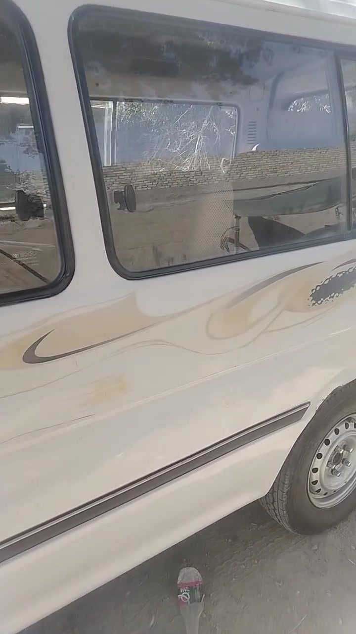 سياره للبيع فتون موديل 2017 سياره جاهزه من كل شيء السعر 85 وفيها مجال***********
