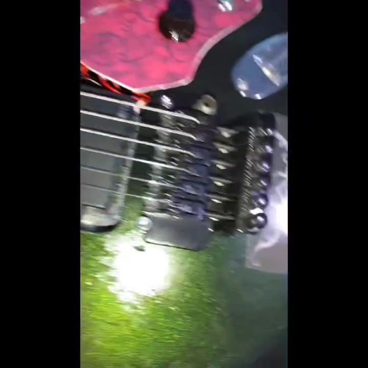 للبيع تواصل وتساب ***********
- Super Stratocaster
- Body Poplar (Heavy)
- Maple Neck
- Rosewood Fingerboard
- Floyd Rose
- Bridge & Neck Pickups Humbucker Active Full Size 
- Pot Volume 500k
- Kill Switch
- Locking Tuners
- Locking Straps Button
- Finish Demon Black
