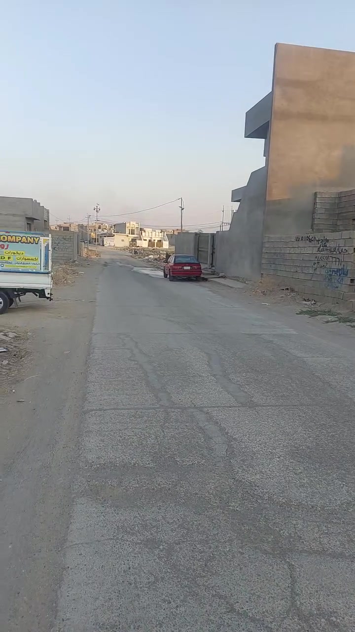 للبيع ١٦٥ متر على شارع مول حسين لايمنه ولايسرا ولاطبت فرع على سايد مال مول حسين كبل مي كهرباء كل خدمات تبليط واجه ٨ وبع سعر خاص الله شاهد محتاجين نبيعه واله هيج مكان ماينباع ***********
