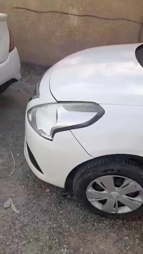 السلام عليكم للبيع نيسان سني موديل ٢٠١٩ ماشيه ١٠٠ الف وقابله للزياده سياره بيه تبديل بابين كما موضح بالفديو وصبغ جاملغ خلفي بدون دواخل ولباقي كفاله عامه على ايدي استخدام شخصي سعر ٩٢ بيه مجال قليل هاتف *********** ممتواجد على الفيس
