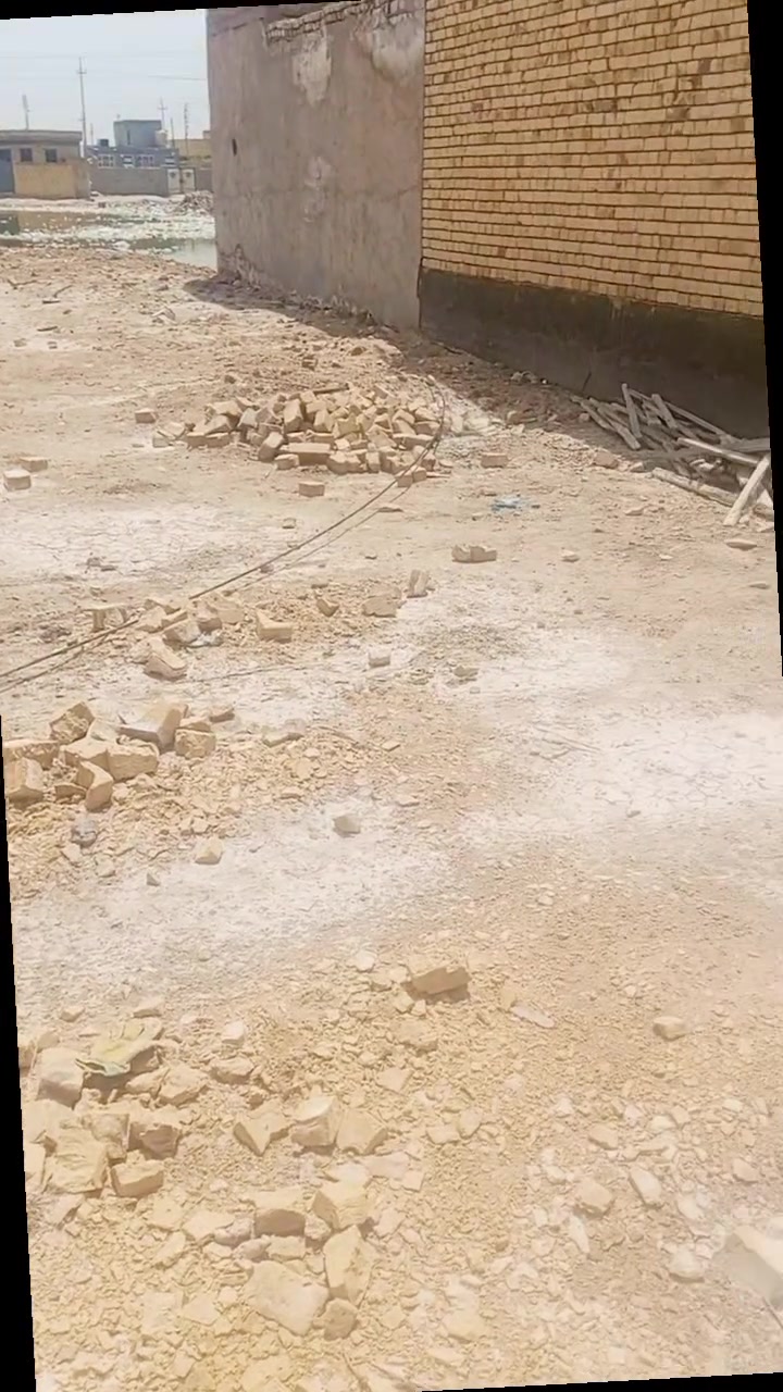 سلام عليكم قطعة زراعي بصف الركن مدفونه جاهزة البناء 200m للبيع منطقة الصخيين قرب مدرسة الكسائي الأولى كافة الخدمات ماء كهرباء مجاري مدارس أسواق السعر 22وبيها مجال ***********
