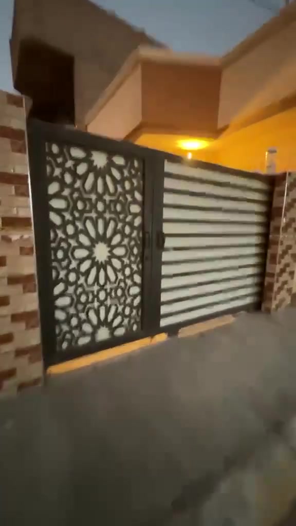 دار ركن طابقين للبيع مساحه 117م طابو زراعي سند 25 مكاتبه ووكاله خارطة وديكور وتصميم درجة اولى بناء طابوق الخدمات ماء وكهرباء وتبليط وخط مولد ومجاري وارصفه واناره يتكون من استقبال وغرفة نوم وصاله ومطبخ وصحيات داخليه وخارجية وكراج الثاني صاله وغرفة نوم بعقوبة بهزر حي القادسيه الفرع الرابع السعر 95مليون وقابل للتفاوض تفاصيل اكثر داخل الفيديو للاستفسار خاص او ***********
