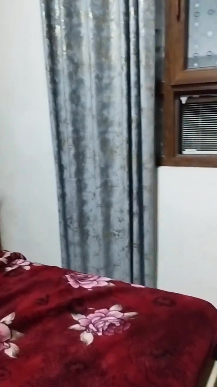 السلام عليكم عندي هاذي غرفة النوم للبيع السعر 750الف التواصل على الرقم الموجود ***********‬ بيها ضرر بس ضهر القنصور
الباقي كله جديد
