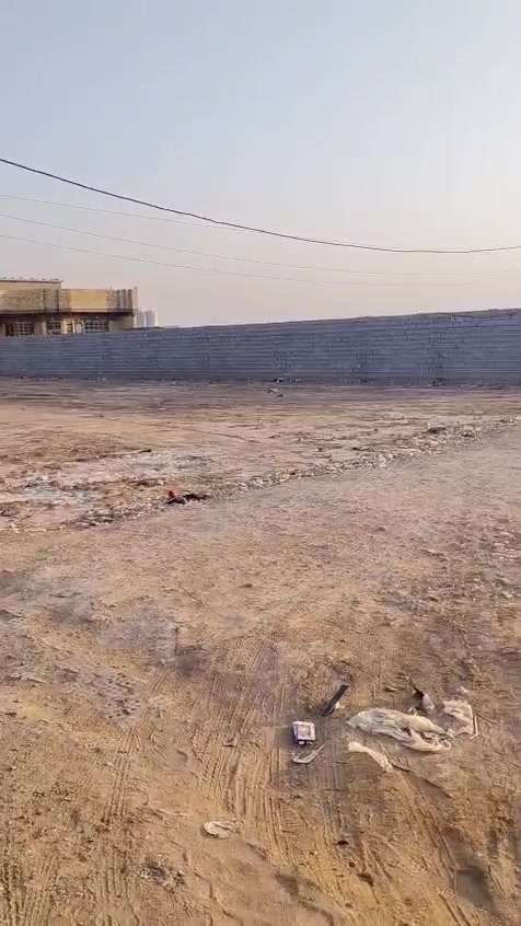 السلام عليكم دونك للبيع مكانه قرب تشابيه لثانيه كامل مي كهرباء شغل درجه اوله بناء حديثطابوك نكون من ثلاث غرف نوم وصاله و استقبال ومطبابخ ثنين حار و بارد شغل قول بيت مرتب بنا 350متر اتصال ودلل***********
