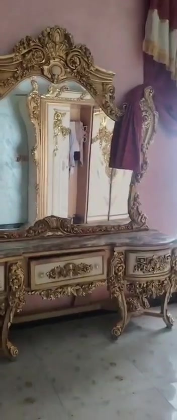 غرفة كاملة تتكون من 6 قطع 🤎
خشب مصري
مرتبة ونظيفة ومحافظة عليها
مناسبة للعرسان أو للتجديد
للتواصل وتساب ***********
