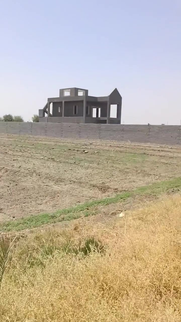 أرض زراعيه طابوا 25 على طابوا المحموديه.مساحه 12دونم قريبة على السريع الرضوانيه معمل زينب مربع مزارع ماء سقي متوفر.جميع الخدمات للاستفسار الاتصال على الارقام التالية ***********ابو أيوب الخالدي 
***********
