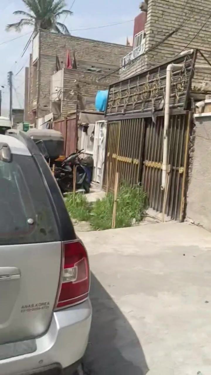 السلام عليكم مشتمل مساحه 80 متر للبيع 4في20 يحتوي كراج واستقبال وحولي درج خدمات وغرفة نوم بالطابق الثاني غرفه نوم وخدمات طابق نص الموقع حي اور قريب حسينية المصطفى قريب من الشارع للاستفسار عن السعر الاتصال على الرقم ***********
