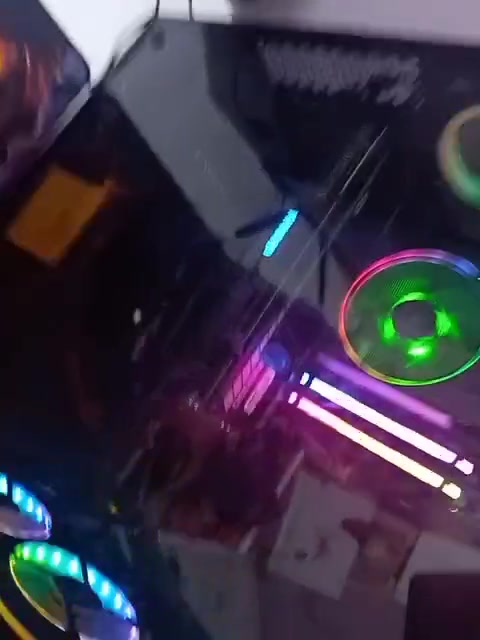 🎮 للبيع — سيت أب Gaming كامل
🖥️ مواصفات الـPC:
🎮 GPU: NVIDIA RTX 2080 8GB
🧠 CPU: AMD Ryzen 7 3700X — 8 Cores / 16 Threads
🧩 Motherboard: ASUS TUF Gaming X570-Plus (Wi-Fi)
💾 RAM: 16GB DDR4
⚡ SSD: Kingston A400 480GB
💽 HDD: Seagate 2TB
🔌 PSU: HyperK 700W
🖥️ Case: GAMEMAX
🎮 الملحقات:
🖥️ شاشة SANC 144Hz
🖱️ ماوس
⌨️ كيبورد
🎧 سماعة Gaming
🔌 UPS Dell
🖱️ Mouse Pad
🪵 طبلة / مكتب السيت أب
⚠️ ملاحظات مهمة:
كرت RTX 2080 يحتاج تصليح، وتم فحصه من قبل فني مختص، والعطل قابل للإصلاح حسب الفحص.
الـUPS Dell يحتاج تصليح.
جميع القطع الأخرى تم فحصها وهي بحالة سليمة وتعمل بشكل طبيعي.
📍 الموقع: بغداد — حي البتول
🚫 لا يوجد توصيل
📦 البيع كامل فقط