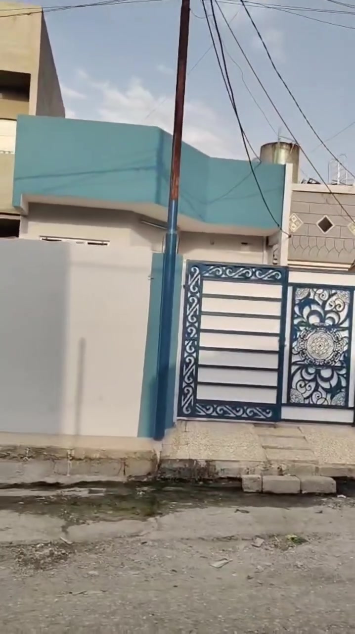 سلام عليكم دار للبيع هرمات الخامسه طابق واحد  مساحه 100 واقع حال 120واجه 6 يتكون الدار من غرفه هول استقبال بيتونه مطبخ
للاستفسار الاتصال علا الارقام المذكوره
***********
*********** 
سلام عليكم دار للبيع هرمات الخامسه طابق واحد  مساحه 100 واقع حال 120واجه 6 يتكون الدار من غرفه هول استقبال بيتونه مطبخ
