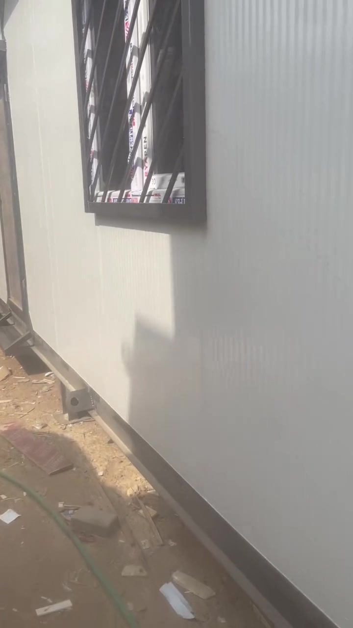 اساس معمل الهدى لصناعة الكرفانات من السندويج بنل بمواصفات عالية الجودة وأسعار تنافسيه يشمل الابواب والشبابيك والكهربائيات.يوجد لدينا كوادر متخصصة و ذات خبرة في مجال تصنيع الكرفانات والجملونات وبيع وشراءالحاويات  لستفساراتكم الاتصال:***********  ***********
