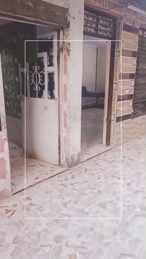 طابو صرف

نص مكتوب في الصور:
- سيد حيدر الجابري · الآن
- السلام عليكم دار للبيع.. 80 متر مربع.. واقع حال 120 متر... طابق واحد... استقبال 6×4 صاله 6×4 مطبخ 3×4 غرفة 4×4 مع خدمات
- موقف حلو بصف الركن.. لايوجد امامك بيت
- السعر 120 و بيه مجال قليل ( *********** )