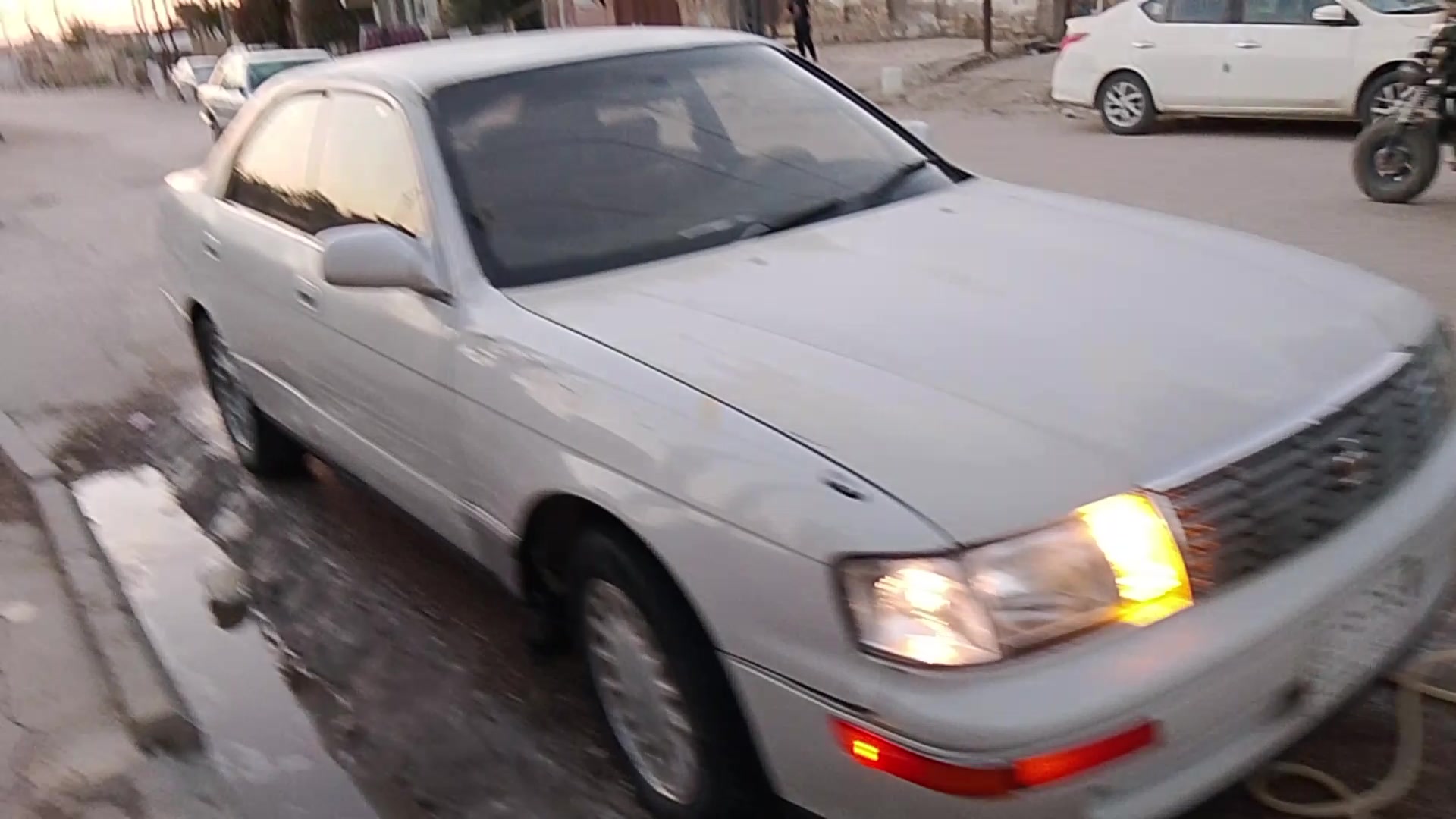 بطه متصل موديل 1992 رقم ذي قار 
راعيها بالناصريه السياره الكير مكفول والمكينه توني شدها قبل شهرين سياره مكفوله من عيب الشرعي وكصه ونقل جثه اصوليات كلها موجوده وخير من الله كشرها تجي تشوفه شوف العين بس دواخلها عوزها شويه سعرها 45 وبيه مجال حك الجيه عنوان السياره ناصريه مركز حي الفداء 
***********