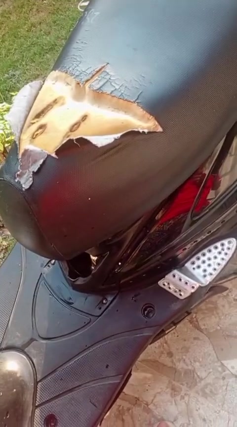 السلام عليكم سكنس فحل بيه صوت بالمكينه بس تشتغل كلشي مابيها ابيعلك كوم حديد سعرها 300 الف قفل قفل قفل ***********

