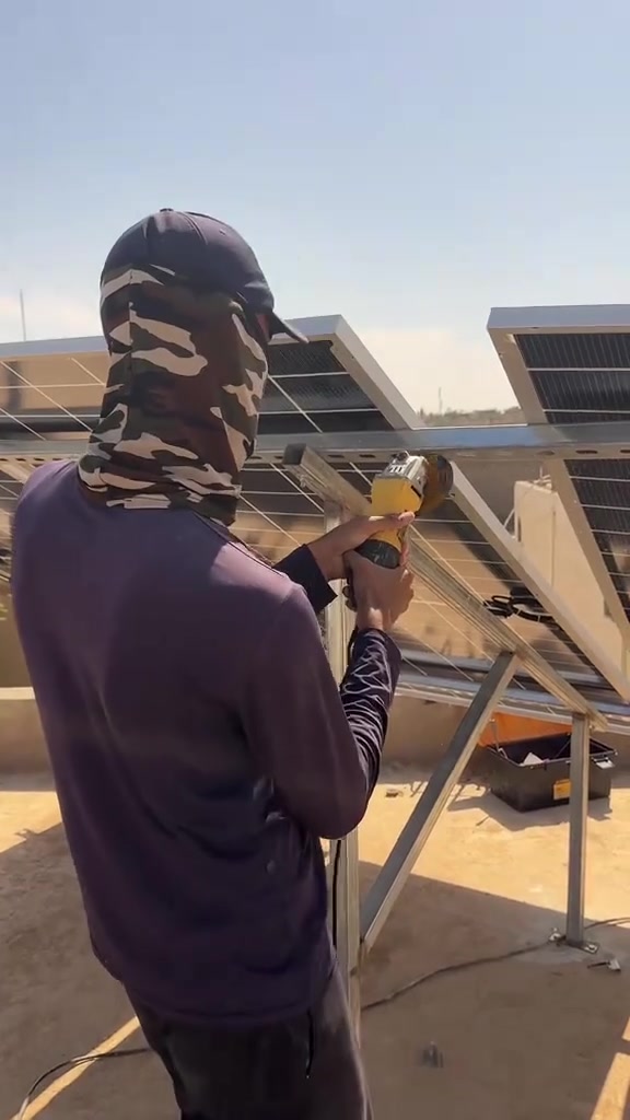 جار العمل على تجهيز منظومه طاقه شمسيه ٢٥ امبير نهاري
١٥ امبير ليلي لاحد الصيدليات في سوق حديثه 
للاستفسار الاتصال :
المهندس احمد فياض
***********
المهندس علي صباح 
***********
موقعنا :حديثه حي الشرطه - مجاور اسواق ابو فهد
