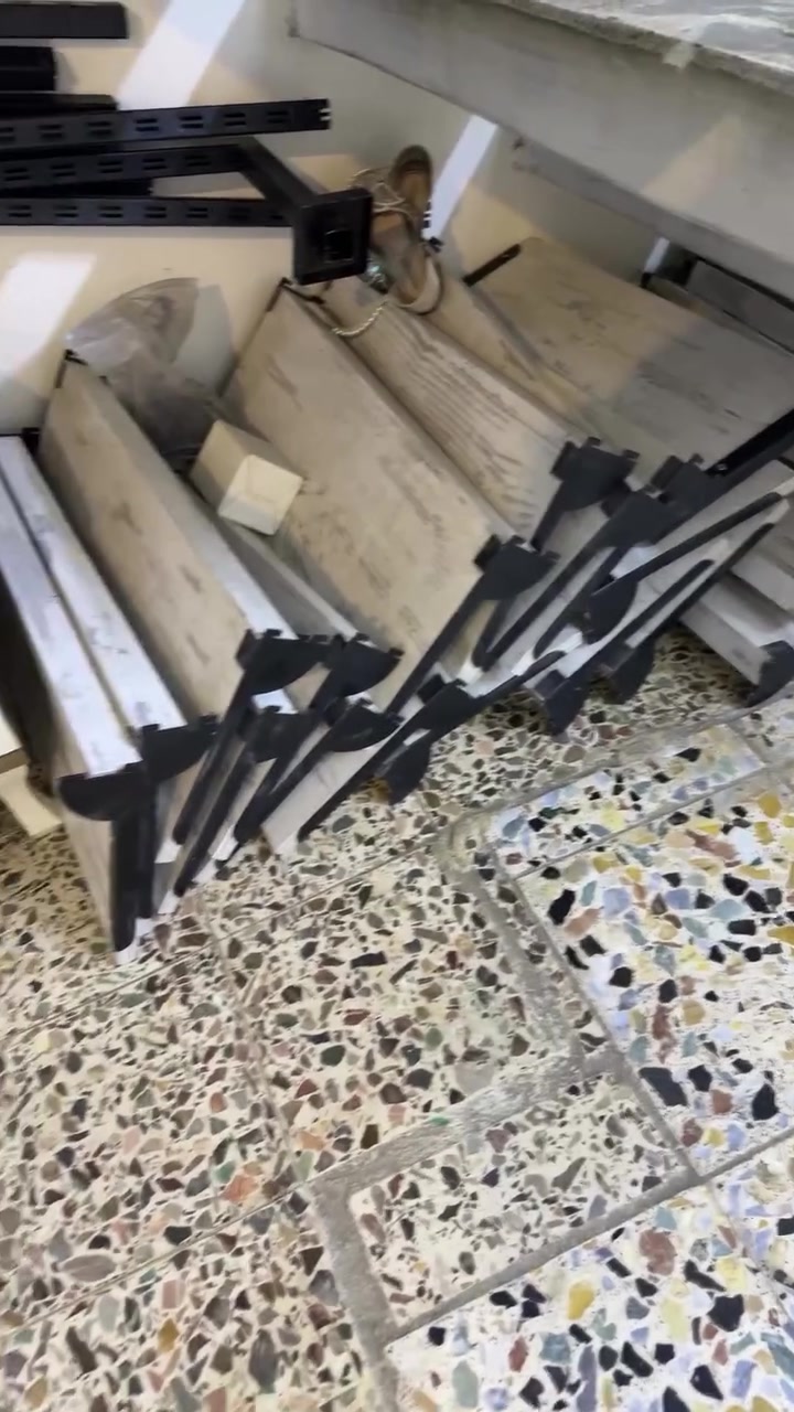 رفوف للبيع خشاب صاج قوي جدد والله ابو السجه كشي موضح بلفديو سعر 180الف مكان بغداد حي الاعلام شارع المستوصف تواصل ***********
