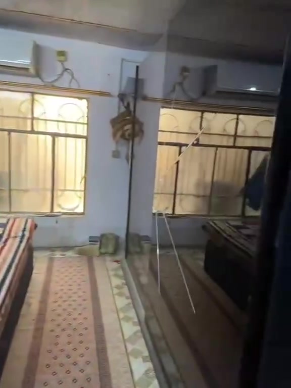 غرفة نوم للبيع نظافه وشرط الخشب مالته ثقيل كلش وبيه جهة من تاج مكسور جامه مالته مثل م
