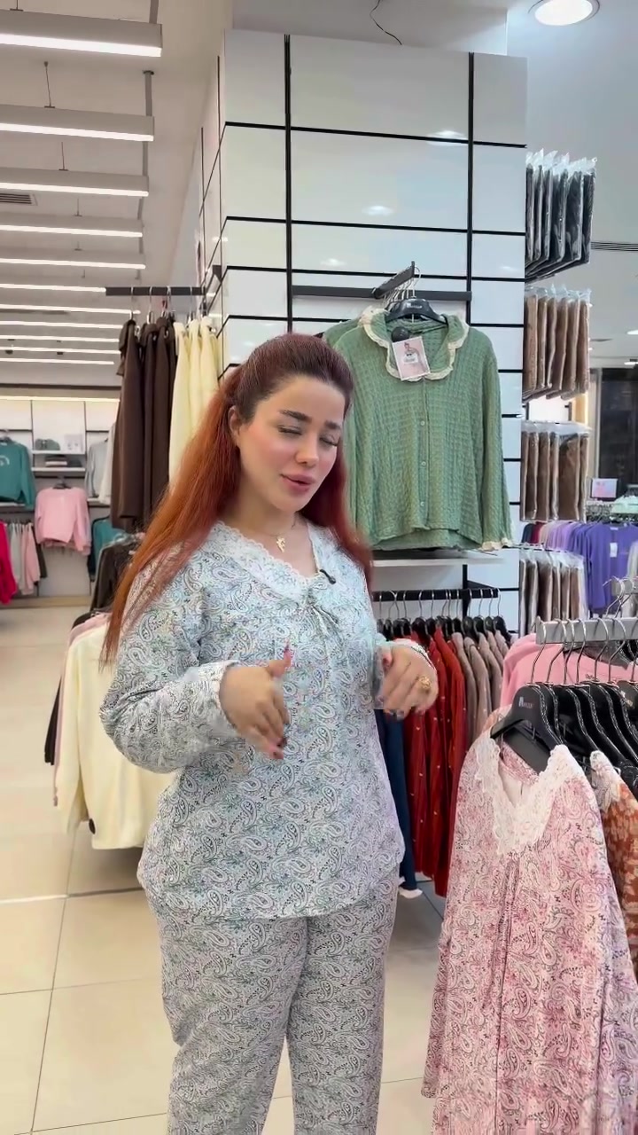 NEW COLLECTION 🍂
الموسم الجديد يبدأ من هنا 🤎
اكتشفوا مجموعة خريف وشتاء 2026/27 الآن في الكوخ للأزياء.
#كوخ_الصليخ #ترند #تسويق #شتاء⁩⁩⁩⁩⁩⁩⁩⁩⁩⁩

نص مكتوب في الصور:
- الاسعار من 11,000
