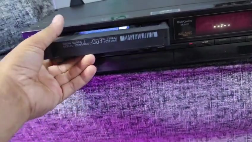 السلام عليك فديو كاسيت فوناي ياباني شغال نضيف عرض وتسجيل عل فحص سعره 75الف للتواصل ***********,

