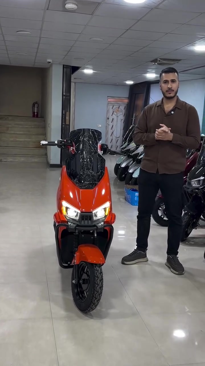 🔥🛵 نقدم لكم دراجة شحن ماتركس 🔥
💪 وحش وقوة في الأداء 🔥🔥

🔋 ٦ بطاريات
🔋 سعة البطارية ٣٢ أمبير
🎨 متوفرة بـ ٣ ألوان: برتقالي / ماروني / أسود

📩 تريد تعرف السعر والقسط الشهري؟
👇 علّق بكلمة «تم»
وخلال ثواني توصلك كل التفاصيل على الخاص 📩
💳 متوفرة بالتقسيط وبأقساط مريحة 🔥

📞 ***********
📍 بعقوبة - خلف الأسواق المركزية
🕐 أوقات الدوام: 8:30 صباحاً – 6:00 مساءً

#دراجة_شحن #ماتركس #دراجات_كهربائية #تقسيط #شركة_امواج_ديالى

نص مكتوب في الصور:
- اتوفرت دراجة ماتريكس ام عيون 6 بطارية